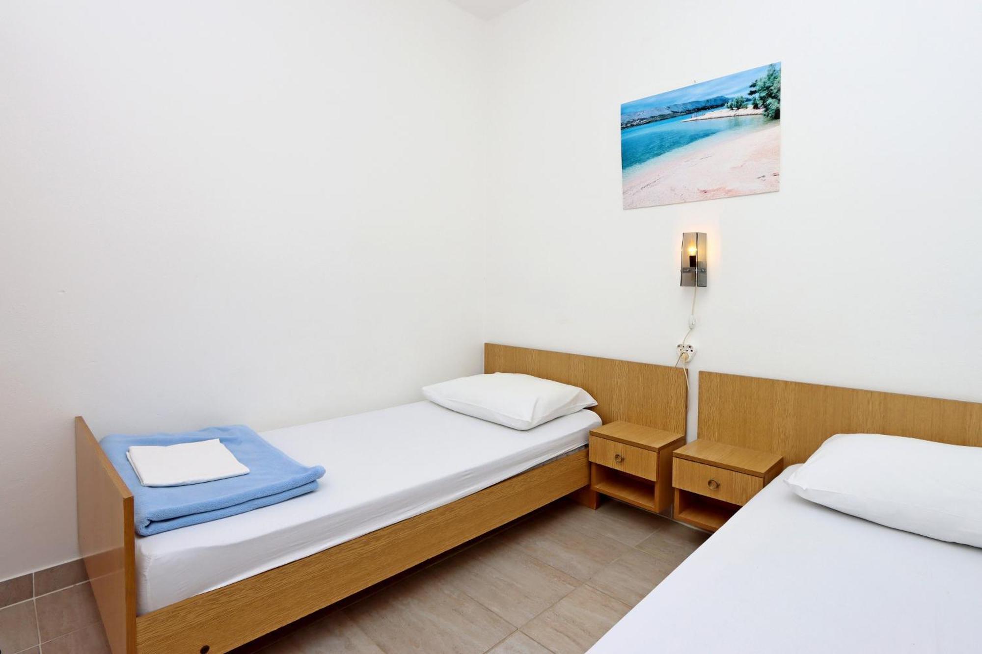 Apartments With A Parking Space Pag - 18345 Pag Town Cameră foto